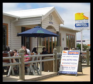 Torquay Hotel Motel - Accommodation Gladstone 1