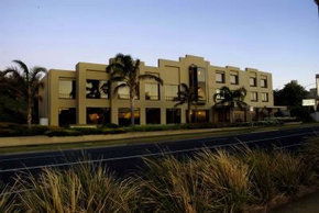 Brighton Savoy - Accommodation Gladstone 4