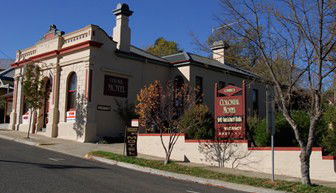 Omeo VIC Accommodation Gladstone