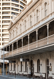 The Melbourne Hotel - Accommodation Gladstone