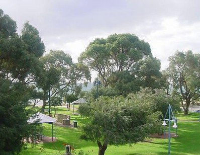 Beachside Apartment Hotel - Accommodation Gladstone 1