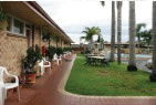 Paradise Motor Inn - Accommodation Gladstone 0