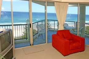 AA Oceana On Broadbeach - Accommodation Gladstone 5
