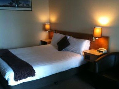 Golden West Motor Inn - Accommodation Gladstone 2