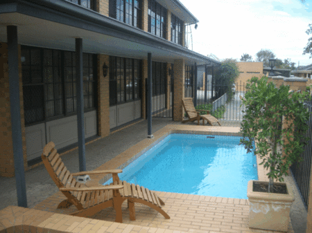 Adelaide Aviators Lodge - Accommodation Gladstone 5