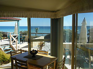 The Macs Beachfront Villas - Accommodation Gladstone 0