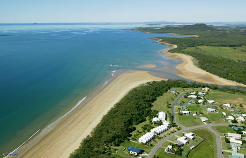 SeaEagles Beach Resort - Accommodation Gladstone 0