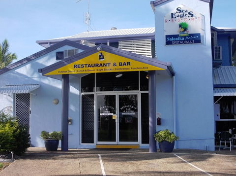 SeaEagles Beach Resort - Accommodation Gladstone 1