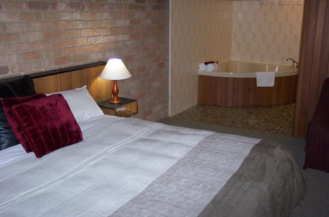 Farnham Court Motel - Accommodation Gladstone 1