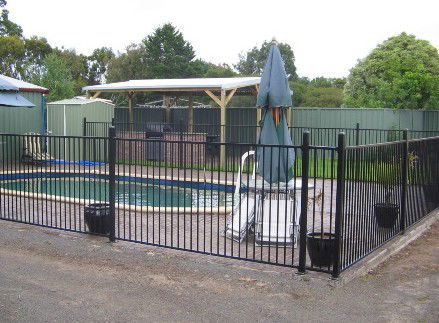 Heywood Motor Inn - Accommodation Gladstone 0