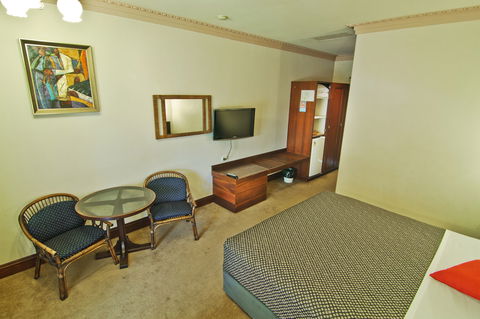 Heritage Country Motel - Accommodation Gladstone 0