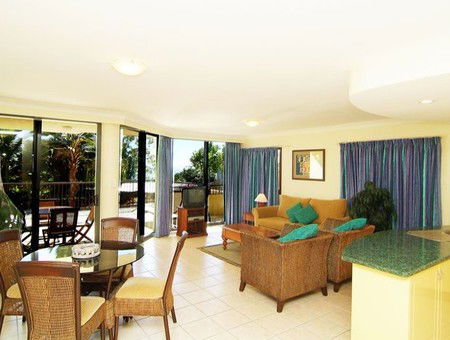 Waters Edge Resort - Accommodation Gladstone 2