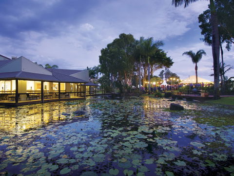 Oaks Oasis - Accommodation Gladstone 1