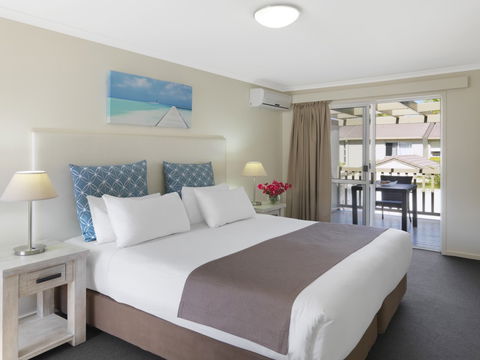 Oaks Oasis - Accommodation Gladstone 3