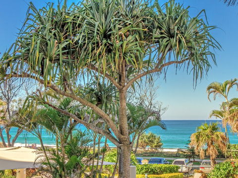 AA Oceana On Broadbeach - Accommodation Gladstone 17