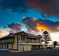 Arno Bay Hotel