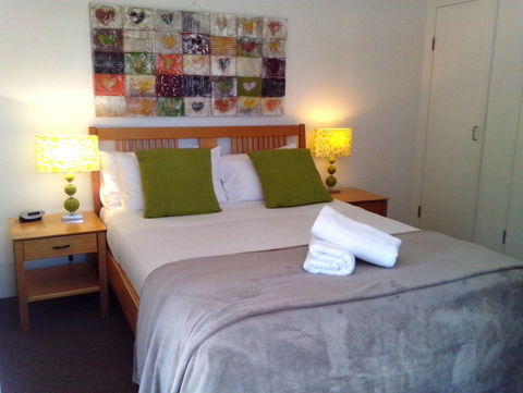 Outrigger Bay Apartments - Accommodation Gladstone 5