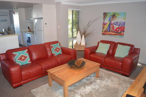 Outrigger Bay Apartments - Accommodation Gladstone 6