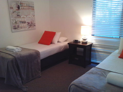 Outrigger Bay Apartments - Accommodation Gladstone 8