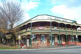 Royal Hotel Daylesford - Accommodation Gladstone 0