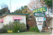 COHUNA MOTOR INN - Accommodation Gladstone 0