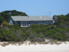 Island Beach SA Accommodation Gladstone