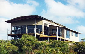 Saar Beach House - Accommodation Gladstone 0