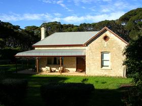 Dudley Villa - Accommodation Gladstone 0