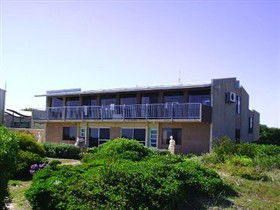 SeaStar Apartments - Accommodation Gladstone 0