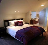 Merlot  Verdelho - Accommodation Gladstone