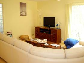 The Liteva Beach House - Accommodation Gladstone 0