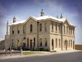 The Customs House - Accommodation Gladstone 0
