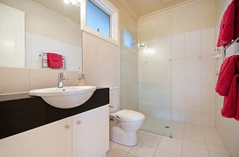 Domain Apartments - Accommodation Gladstone 4