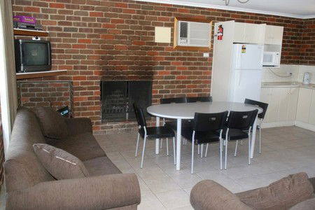 Roonka Riverfront Cottages - Accommodation Gladstone 4