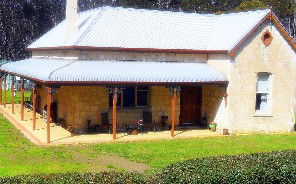 Dudley Villa - Accommodation Gladstone 1