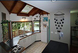 Abodes About Wategoes - Accommodation Gladstone 2
