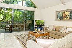 Absolute Beachfront Belongil Summerhouse - Accommodation Gladstone 0