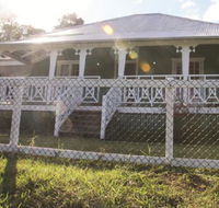 Basil's Brush - Accommodation Gladstone