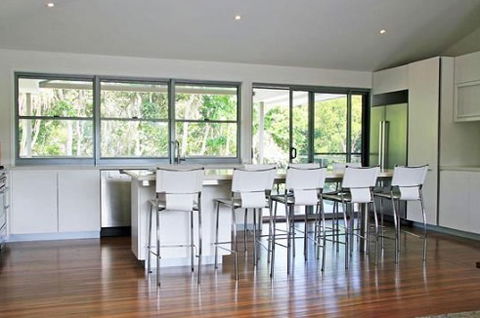 Echoes Beach House - Accommodation Gladstone 0