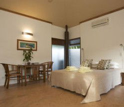 Feathers Sanctuary - Accommodation Gladstone 4