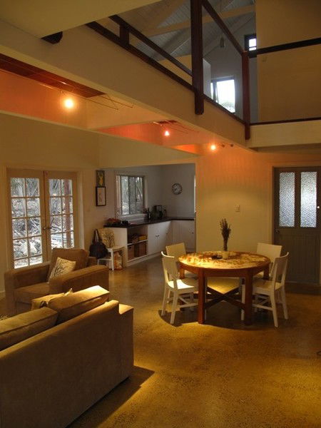 Sea Loft - Accommodation Gladstone 2
