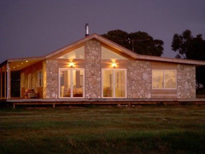 Sea Stone Cottage - Accommodation Gladstone 0