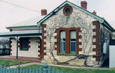Naracoorte Cottages - Smith Street Villa - Accommodation Gladstone 4