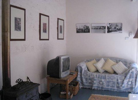 Peechabella Vineyards Bed & Breakfast - Accommodation Gladstone 4
