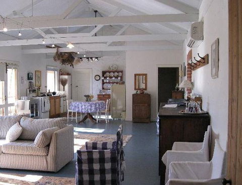 Peechabella Vineyards Bed & Breakfast - Accommodation Gladstone 5