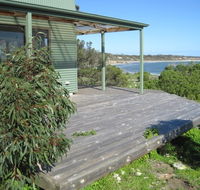 Wallaby Beach House - Accommodation Gladstone
