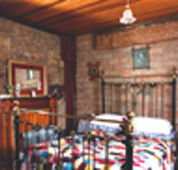 Hamilton's Cottage Collection and Country Gardens - Georges Cottage - Accommodation Gladstone