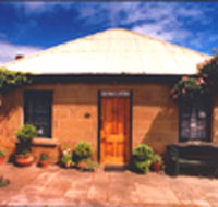 Hamilton's Cottage Collection and Country Gardens - Victorias Cottage - Accommodation Gladstone