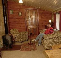 Colonial Cottages of Ross - Historic Hudson Cottage - Accommodation Gladstone