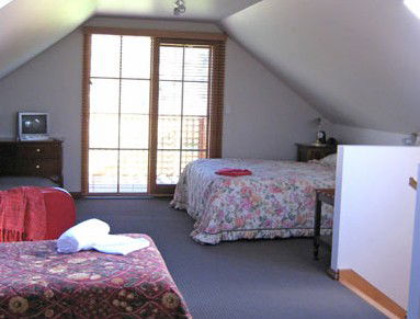 Amble Inn Cottage - Accommodation Gladstone 4